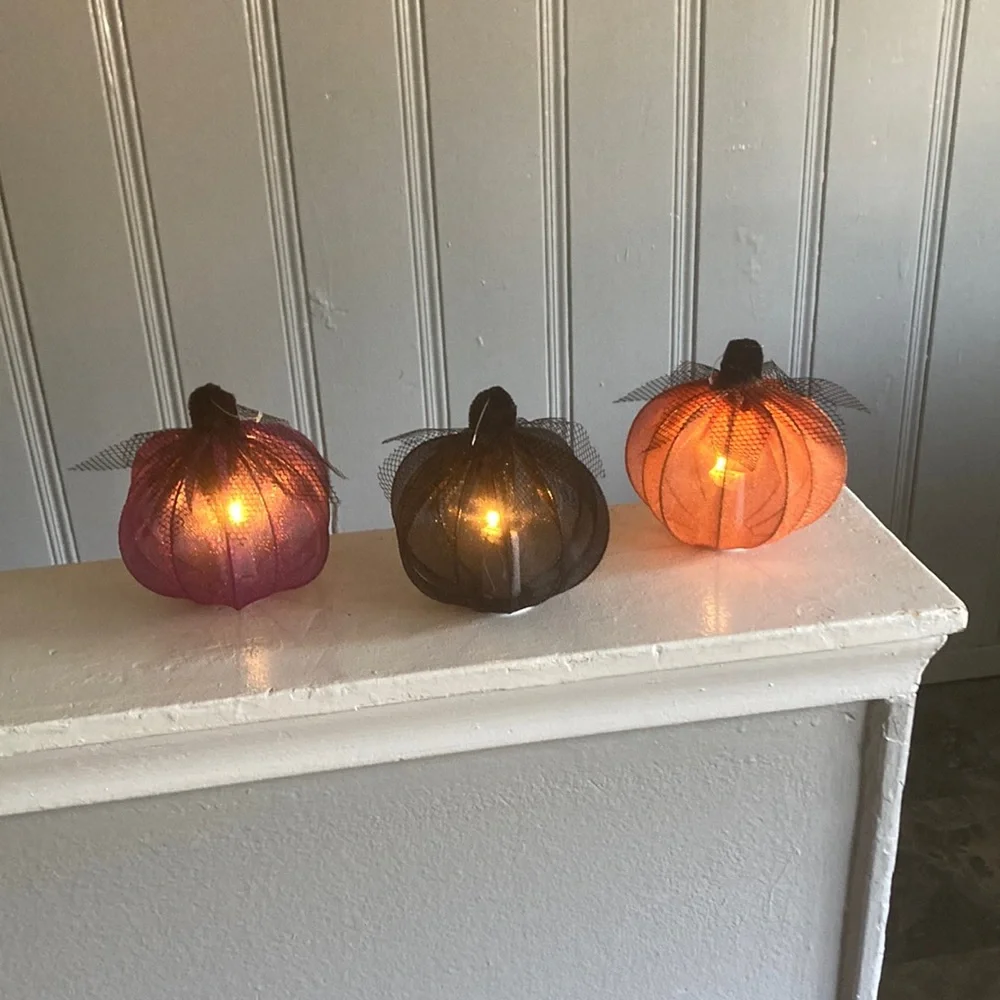 NWT- Set of 3-  Elegant Lace Covered Light Up LED Halloween Pumpkin Decorations
